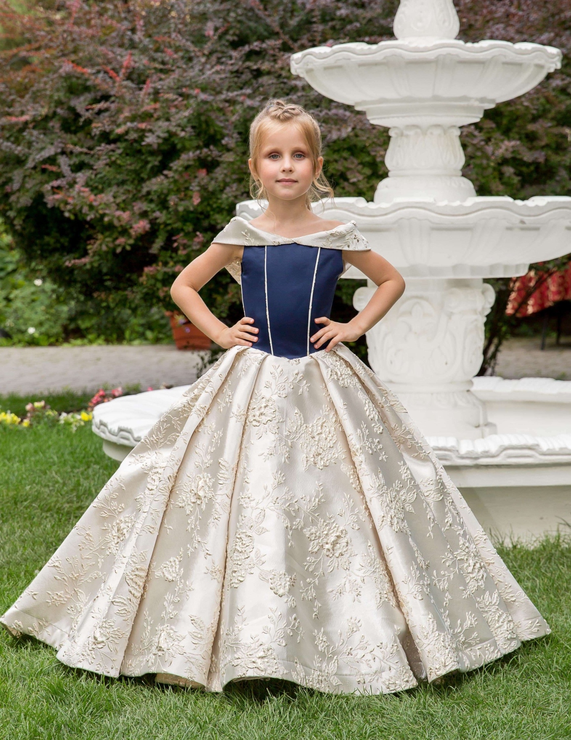 Елегантна бальна сукня 13701 Принцеса