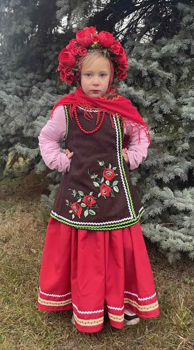 Украинка Анна, украинский национальный костюм